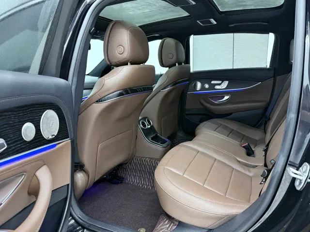 Mercedes-Benz E-Class — Фото автомобиля 10