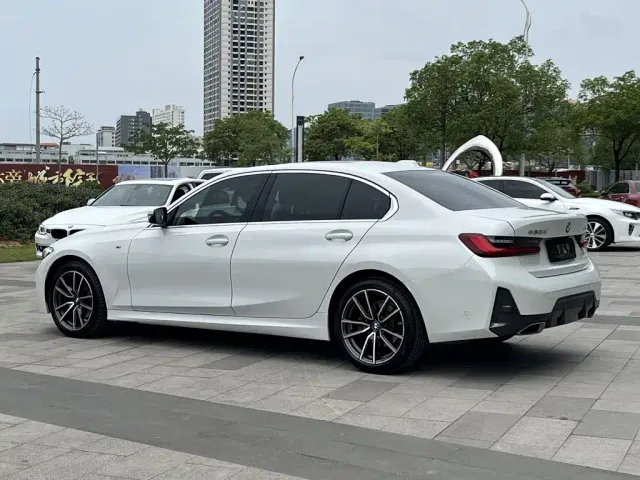 BMW 3 Series — Фото автомобиля 6