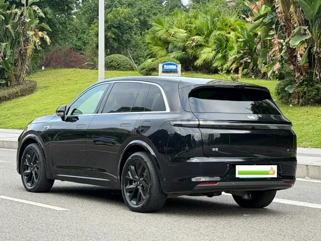 Li Auto L7 — Фото автомобиля 12