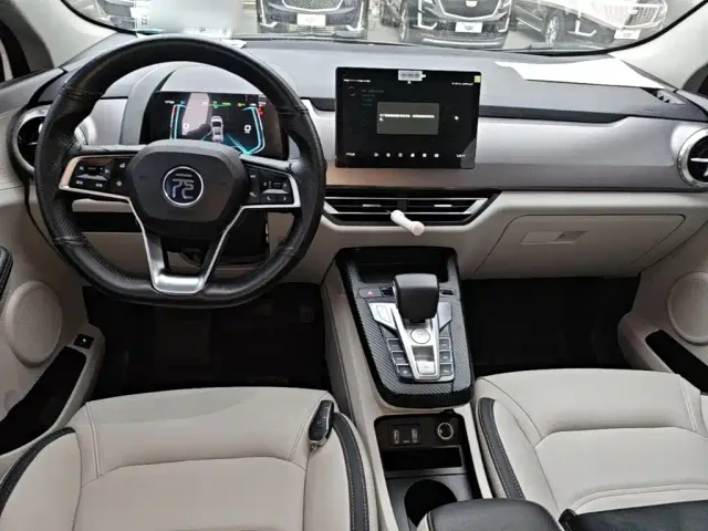 BYD Yuan Pro — Фото автомобиля 9