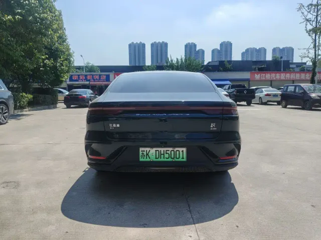 BYD Han — Фото автомобиля 10