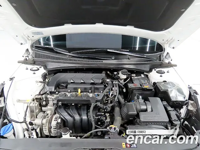 Hyundai Avante CN7 — Фото автомобиля 6