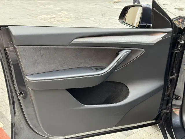 Tesla Model Y — Фото автомобиля 15
