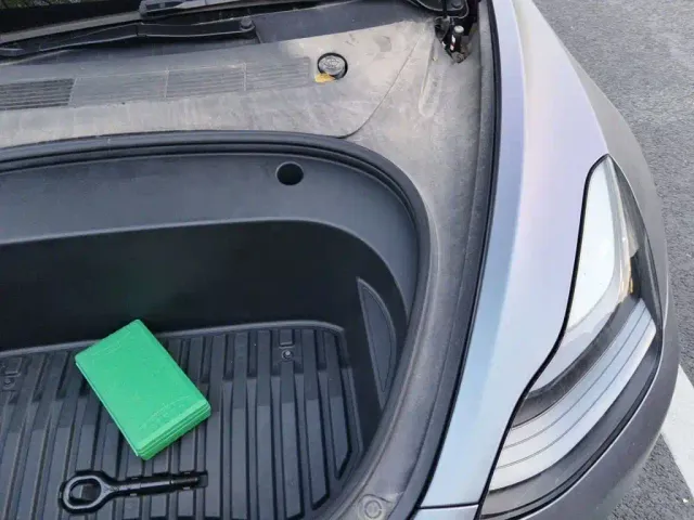 Tesla Model 3 — Фото автомобиля 20