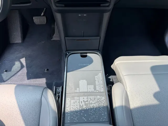 Lynk & Co Z20 — Фото автомобиля 20