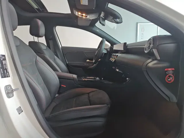 Mercedes-Benz A-Class — Фото автомобиля 10