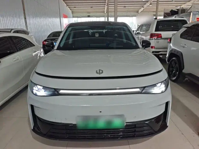 Leapmotor Leapmotor C10 2024 210 Smart Edition — Фото автомобиля 2