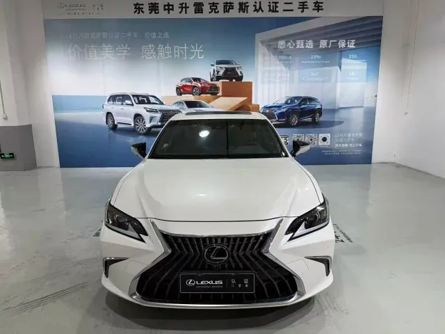 Lexus ES — Фото автомобиля 2