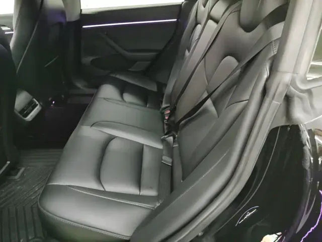 Tesla Model 3 — Фото автомобиля 16