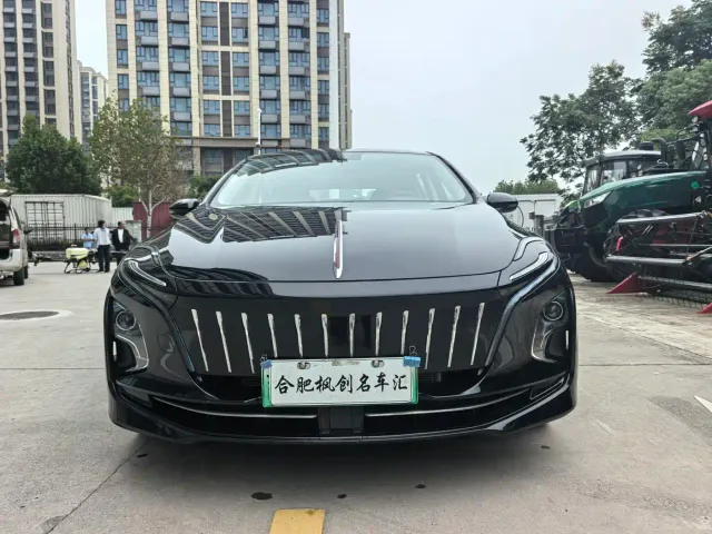 Hongqi E-QM5 — Фото автомобиля 2