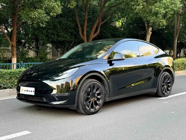 Фотография автомобиля — Tesla Model Y