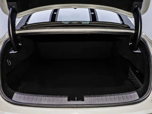 Xiaomi SU7 — Фото автомобиля 6