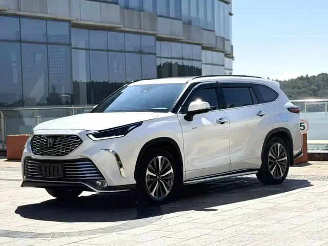 Фотография автомобиля — Toyota Crown Kluger