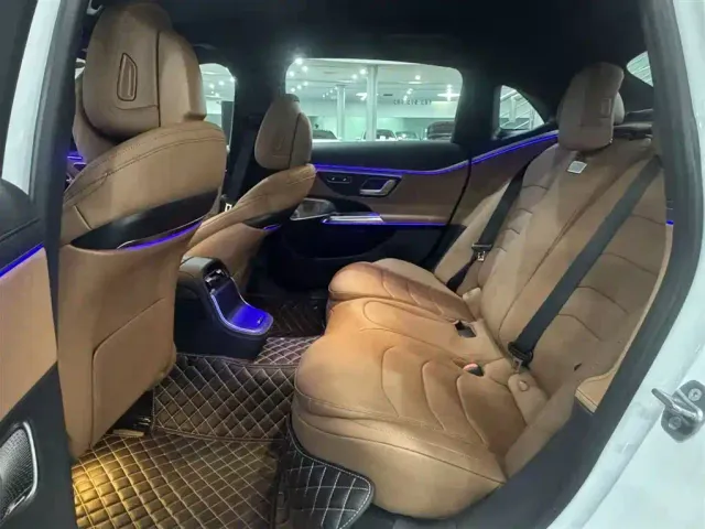 Mercedes-Benz E-Class — Фото автомобиля 14