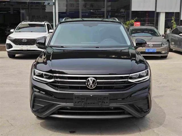 Volkswagen Tiguan L — Фото автомобиля 2