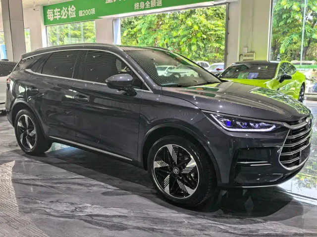 BYD Tang — Фото автомобиля 3