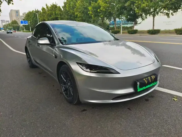 Фотография автомобиля — Tesla Model 3