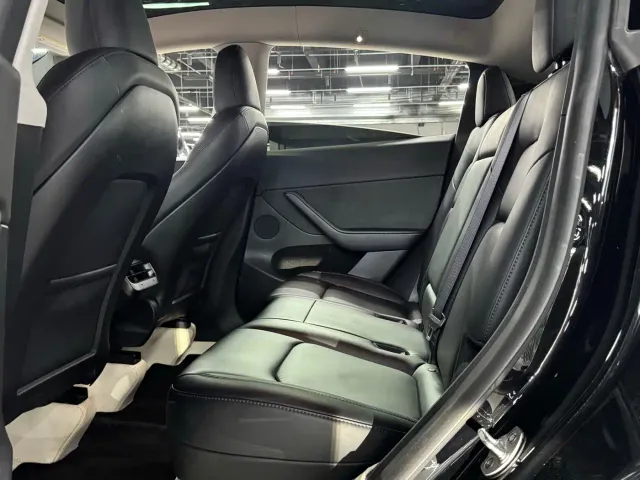 Tesla Model Y — Фото автомобиля 14