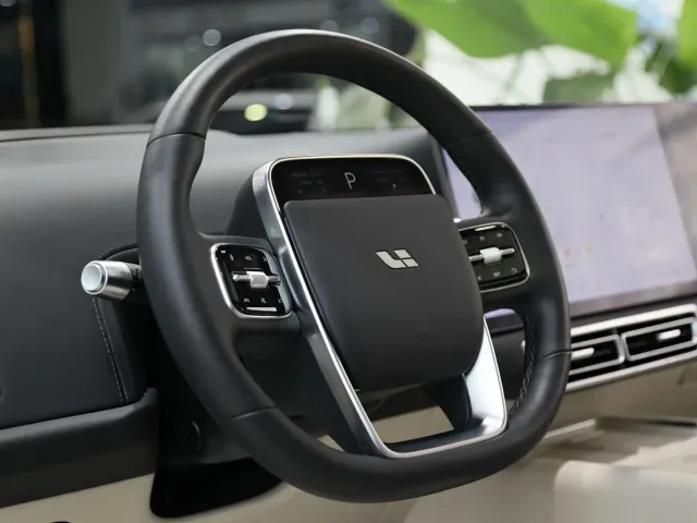 Li Auto L7 — Фото автомобиля 7