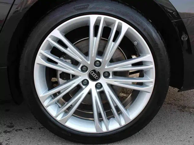 Audi A7L — Фото автомобиля 8