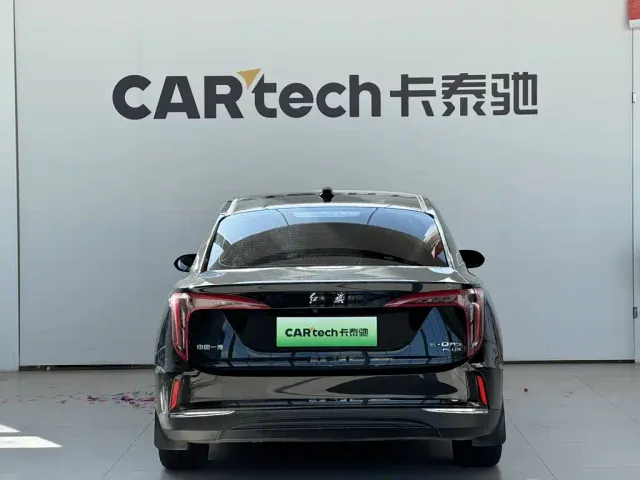 Hongqi E-QM5 — Фото автомобиля 6