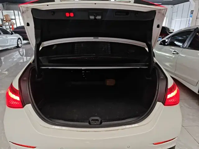Mercedes-Benz C-Class — Фото автомобиля 18