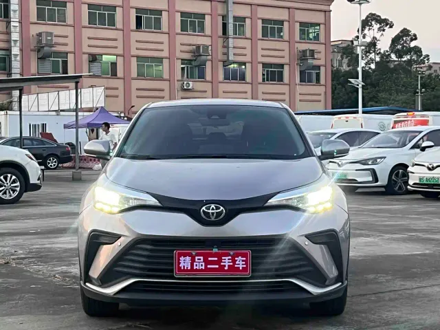 Toyota IZOA — Фото автомобиля 2