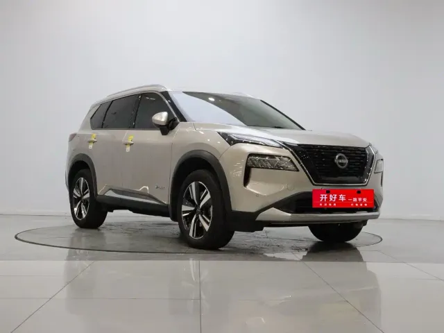 Nissan X-Trail — Фото автомобиля 2