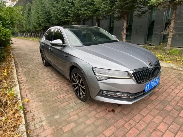 Skoda Superb — Фото автомобиля 3