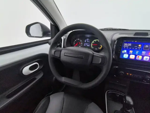 Roewe Clever — Фото автомобиля 11