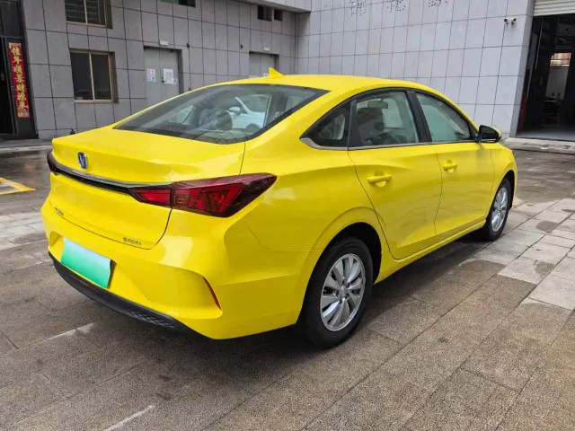 Changan Eado — Фото автомобиля 5
