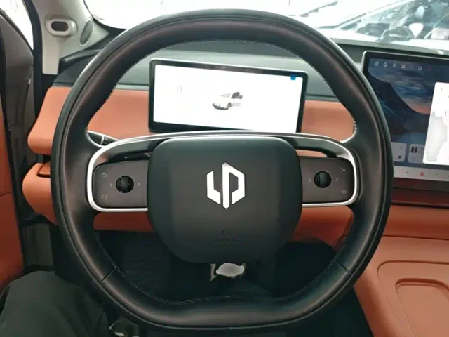 Leapmotor C10 — Фото автомобиля 6
