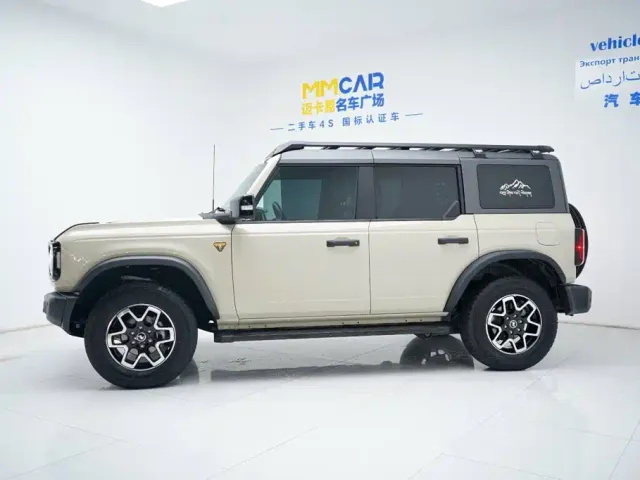 Ford Bronco — Фото автомобиля 10
