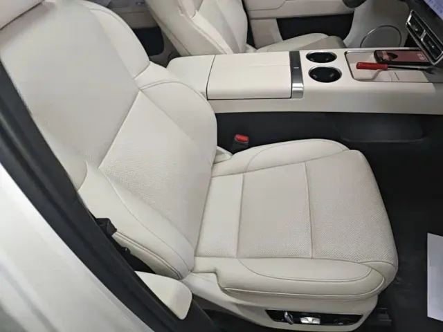 Li Auto L7 — Фото автомобиля 24