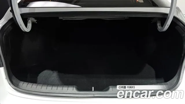 Hyundai Avante CN7 — Фото автомобиля 30