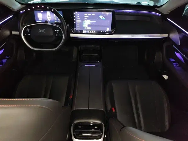 Xpeng P7 — Фото автомобиля 9