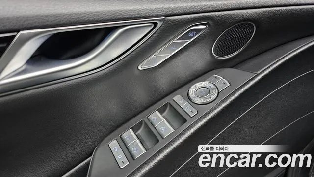 Genesis G80 Бензин 2.5 турбо 2WD — Фото автомобиля 17