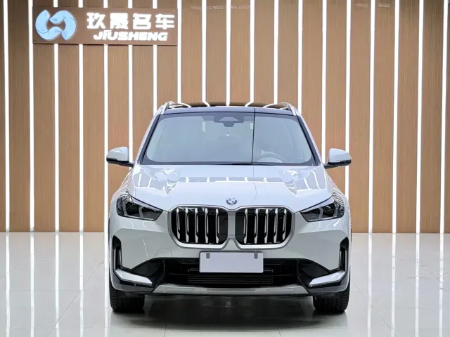 BMW X1 — Фото автомобиля 2
