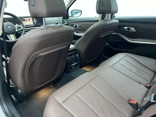 BMW 3 Series — Фото автомобиля 16