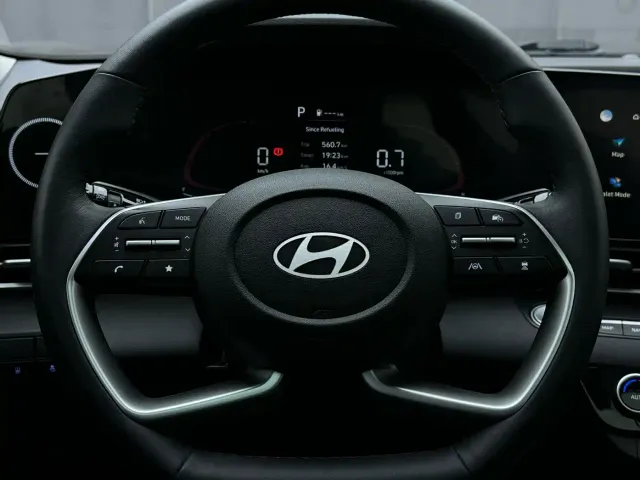 Hyundai Elantra — Фото автомобиля 12