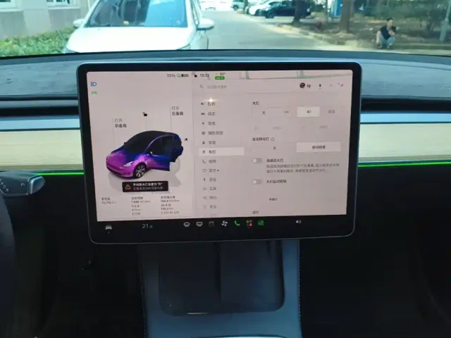 Tesla Model Y — Фото автомобиля 12