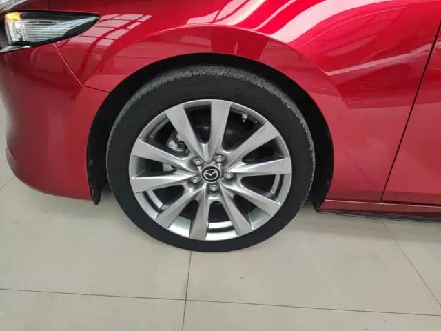 Mazda Axela — Фото автомобиля 22