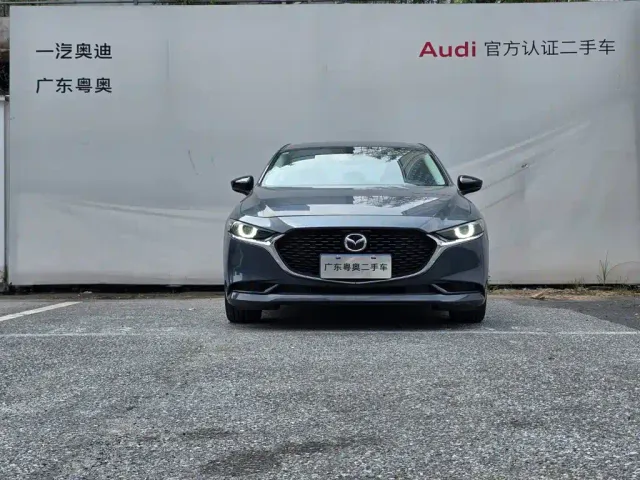 Mazda Axela — Фото автомобиля 2