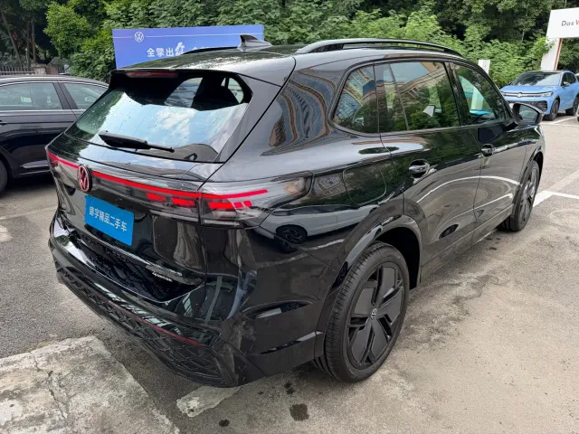 Volkswagen Tiguan L — Фото автомобиля 4