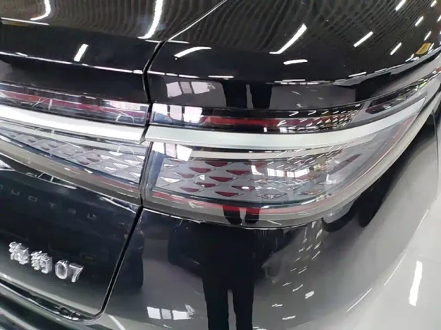BYD Seal 07 DM-i — Фото автомобиля 7