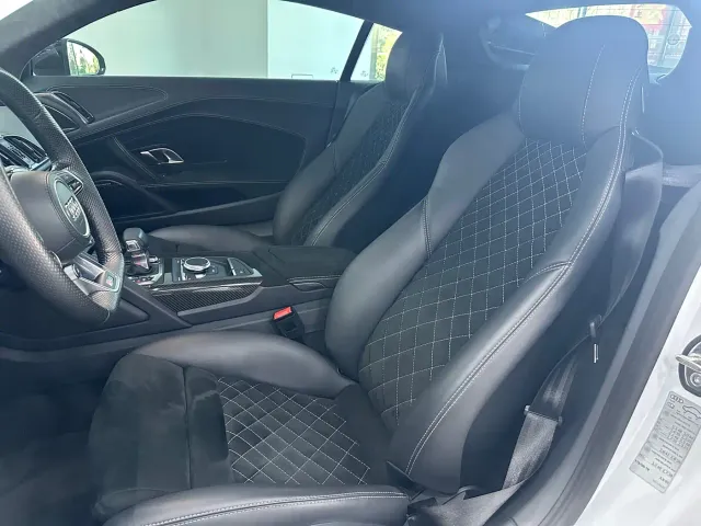 Audi R8 — Фото автомобиля 18