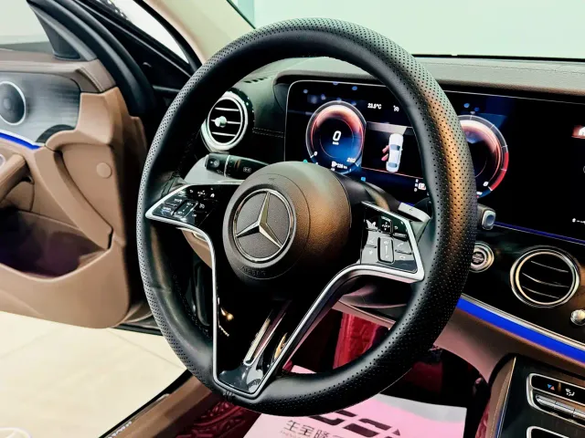 Mercedes-Benz E-Class — Фото автомобиля 10
