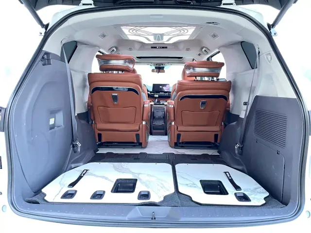 Toyota Sienna — Фото автомобиля 30