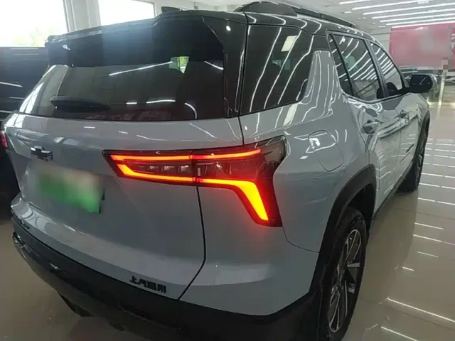Chevrolet Equinox Plus — Фото автомобиля 6