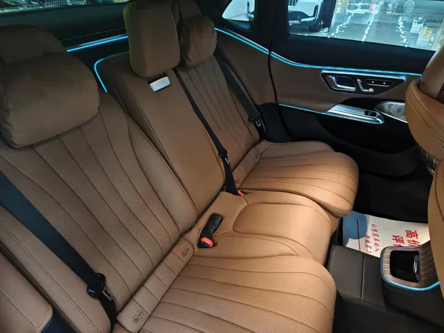 Mercedes-Benz E-Class — Фото автомобиля 8